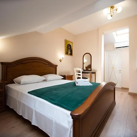 Apart Yaroslava Osmomysla 9 Square - City Center Lviv Exterior photo