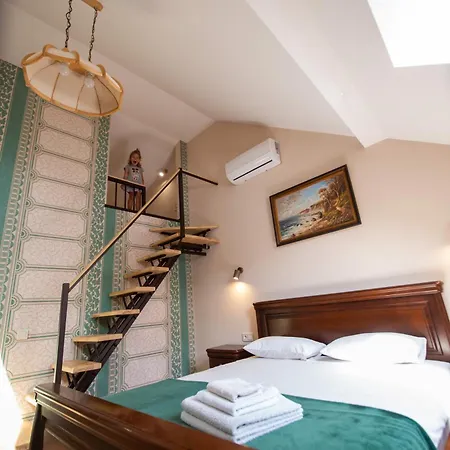 Apart Yaroslava Osmomysla 9 Square - City Center Lviv Exterior photo