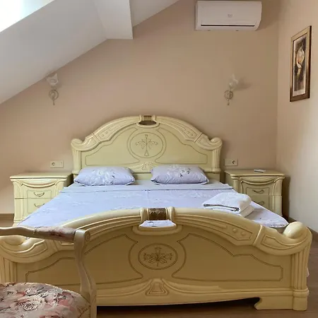 Apart Yaroslava Osmomysla 9 Square - City Center Lviv Exterior photo