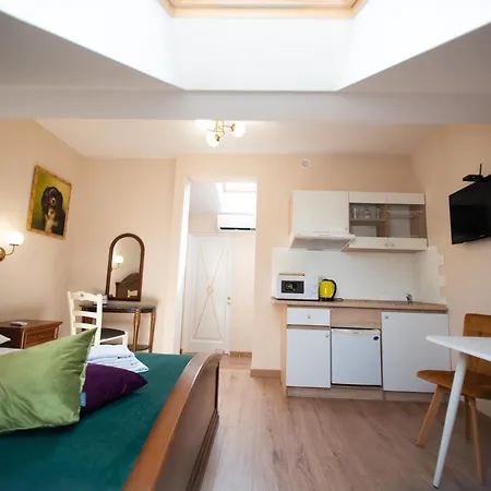 Apart Yaroslava Osmomysla 9 Square - City Center Lviv Room photo