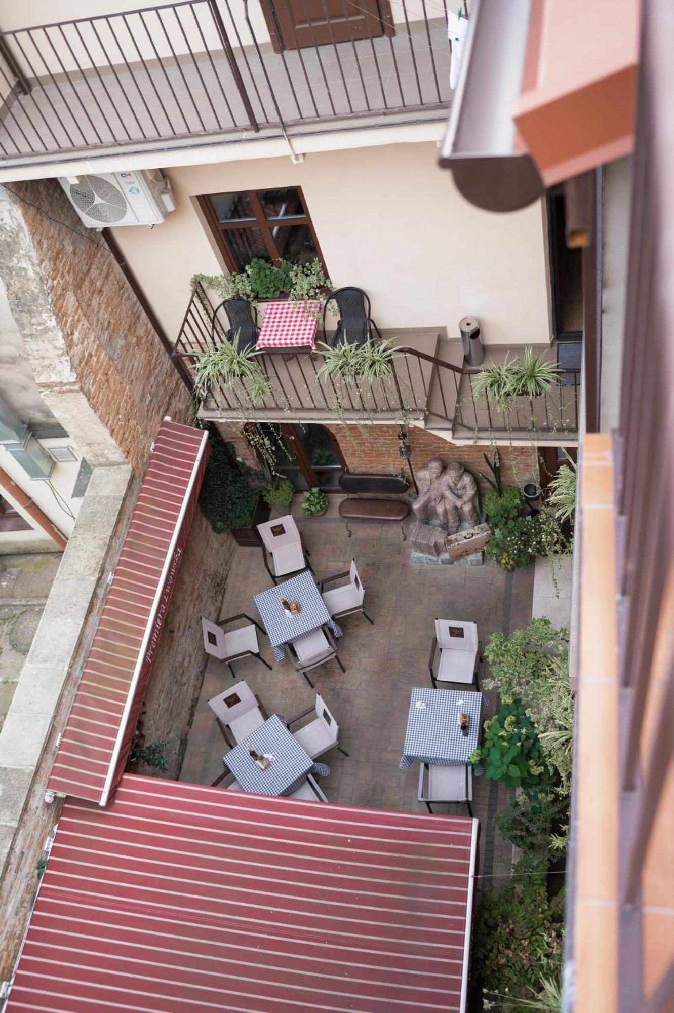 Apartment Yaroslava Osmomysla 9 Square - Center