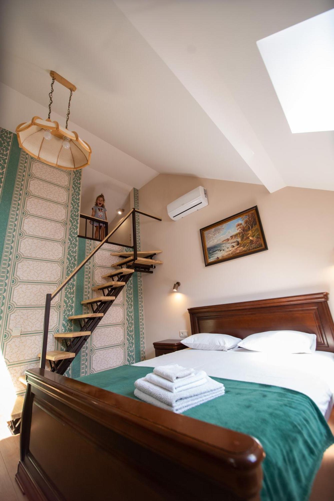 Apartment Yaroslava Osmomysla 9 Square - Center *