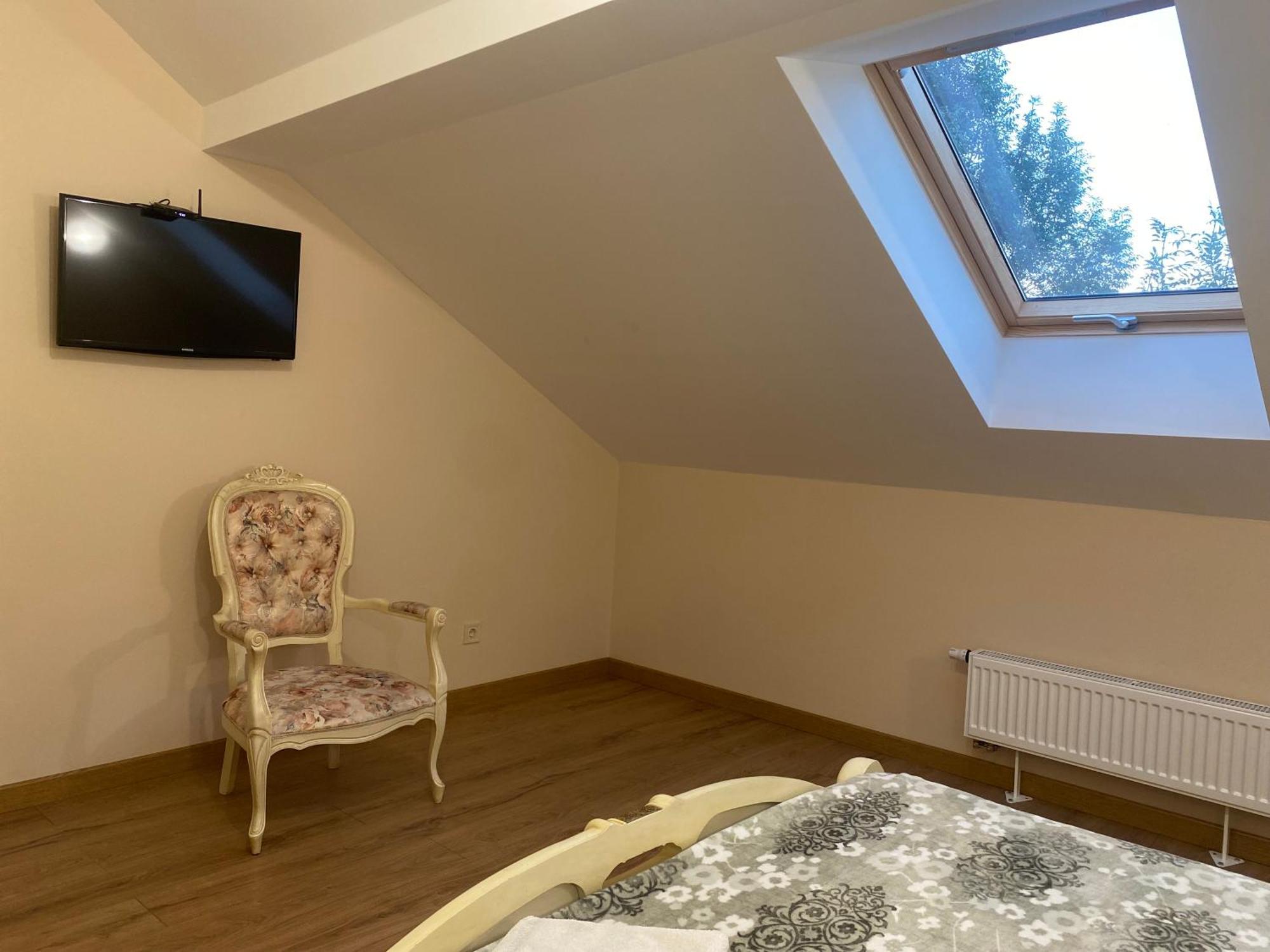 Yaroslava Osmomysla 9 Square - Center Apartment *
